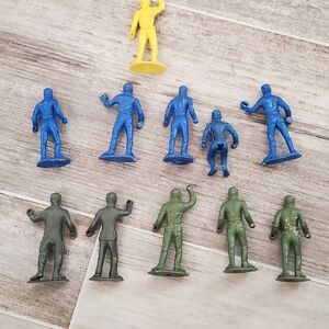 MPC Workers / Civil War Lot Of 11- Vintage MPC Plastic Toys. A&C